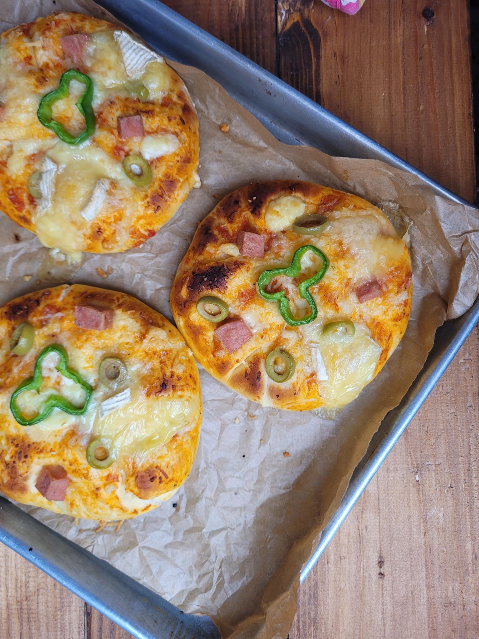 Mini pizzas from Lil Treat Box